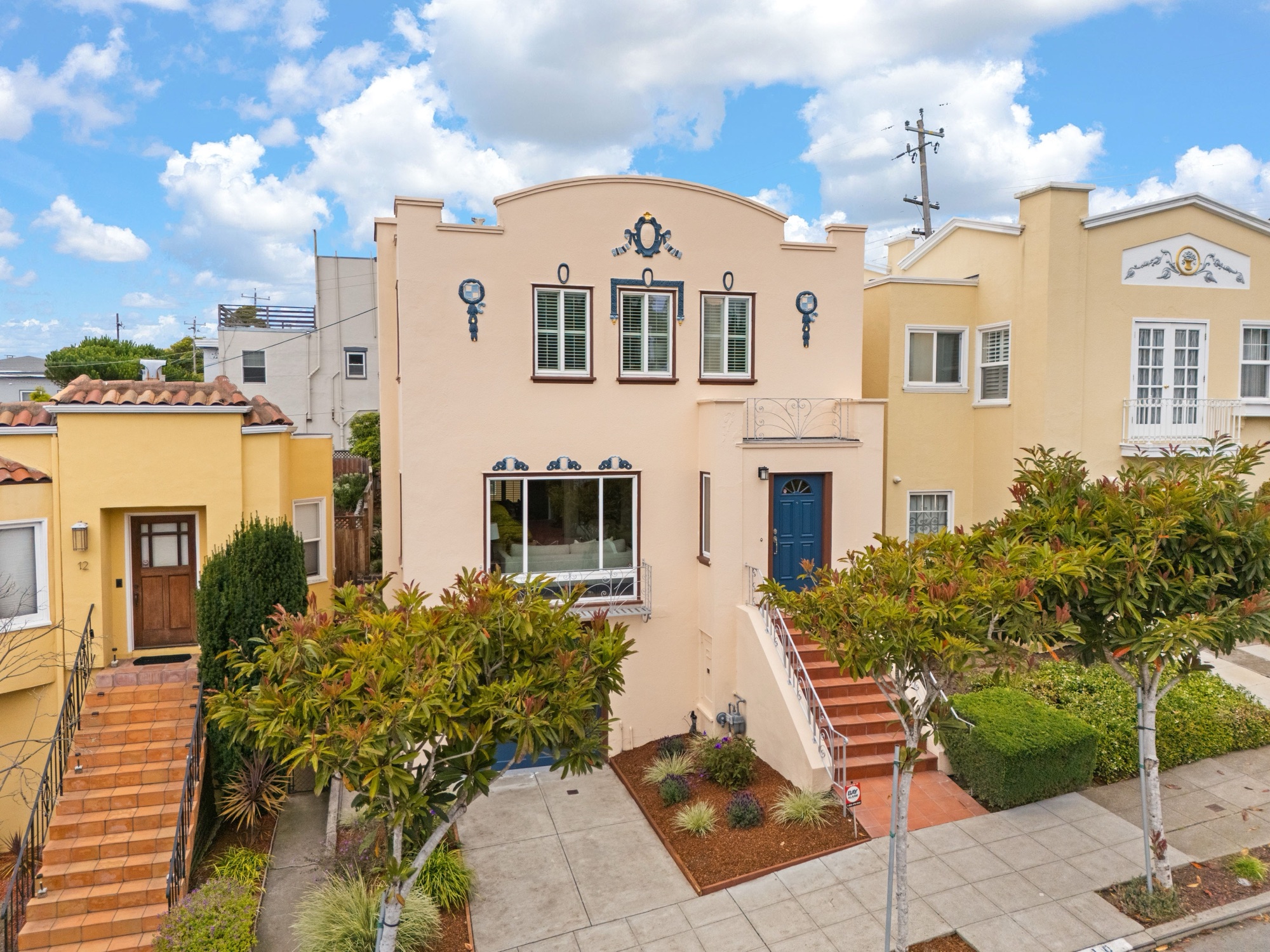 10 Madrone Avenue
